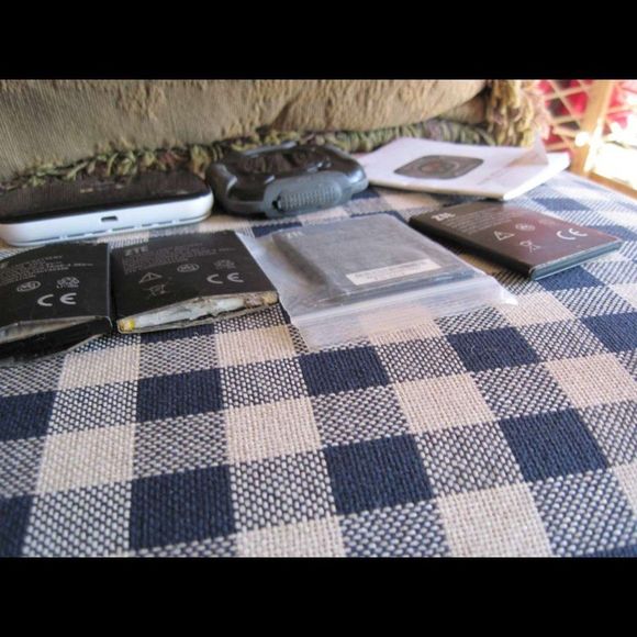 Internet Hot Spots & Extra Batteries Please Read! ZTE T-Mobile UMX Tracfone MBB - Picture 2 of 9